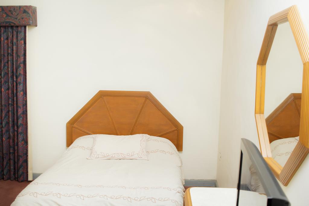 Guidi Hotell Linares Exteriör bild