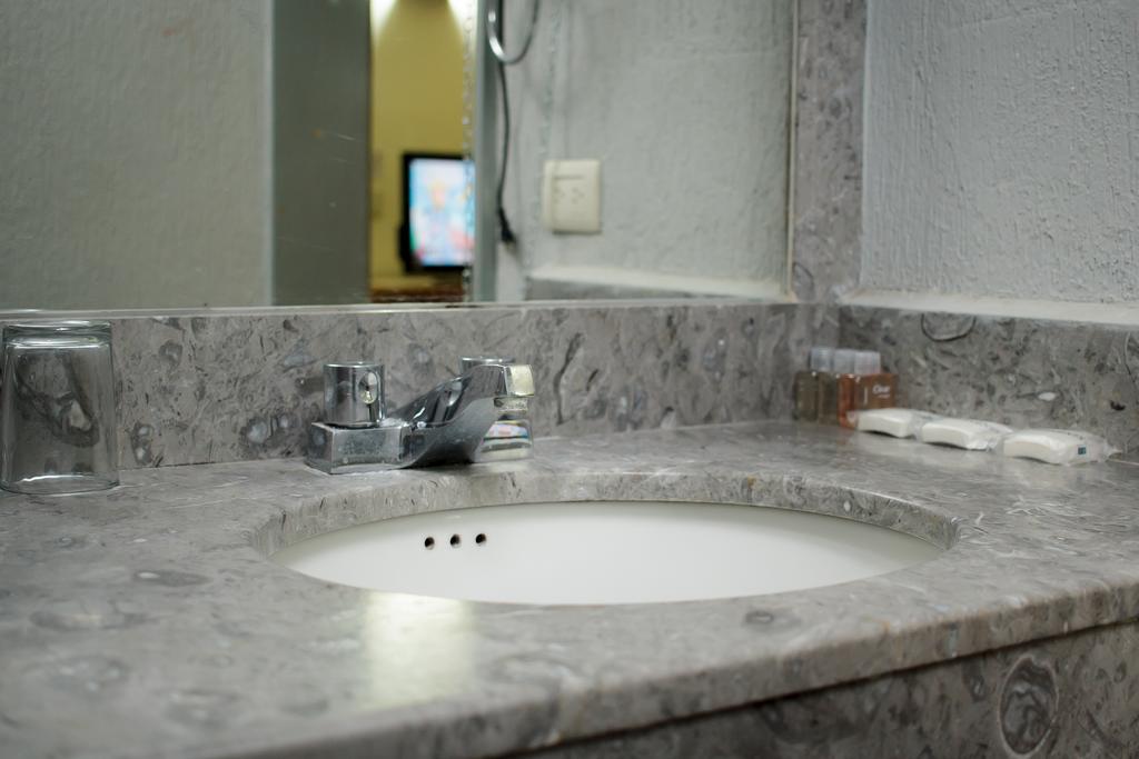 Guidi Hotell Linares Exteriör bild
