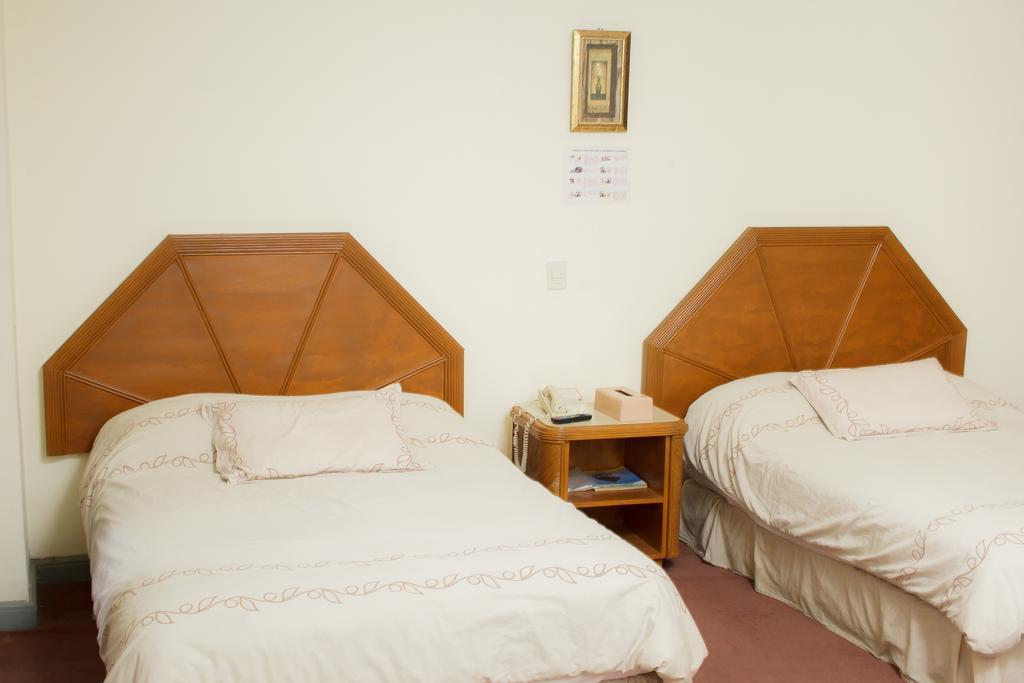 Guidi Hotell Linares Exteriör bild