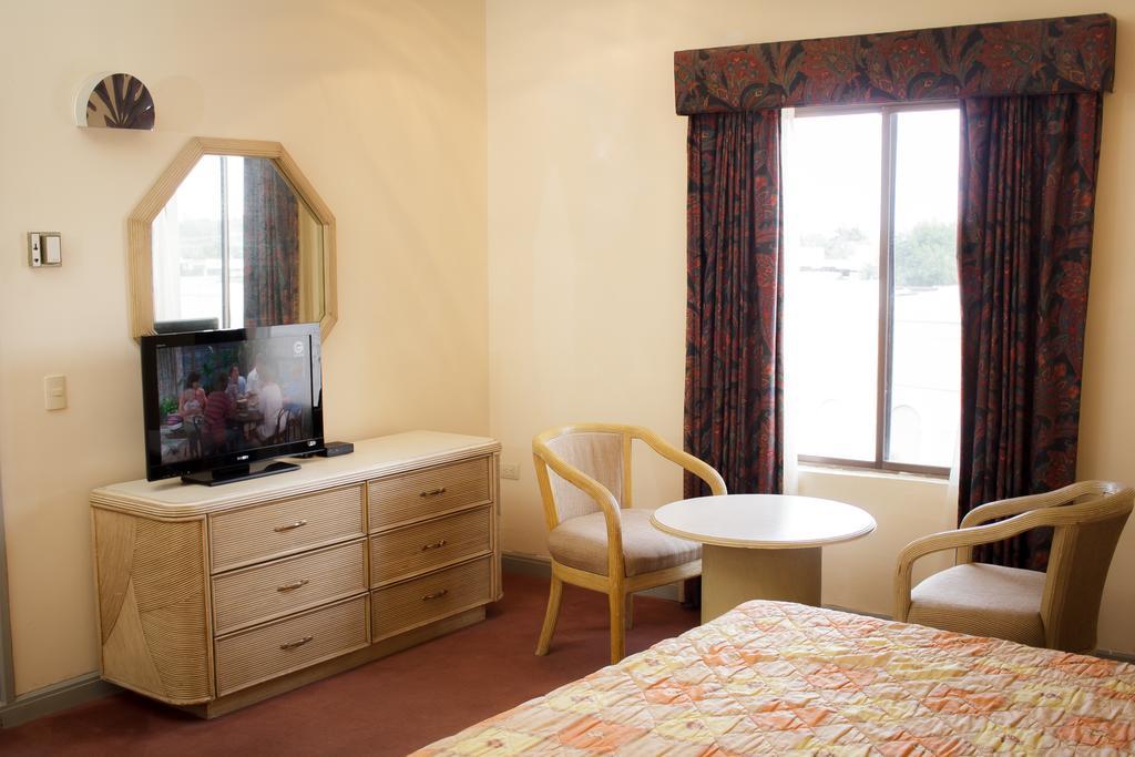 Guidi Hotell Linares Exteriör bild