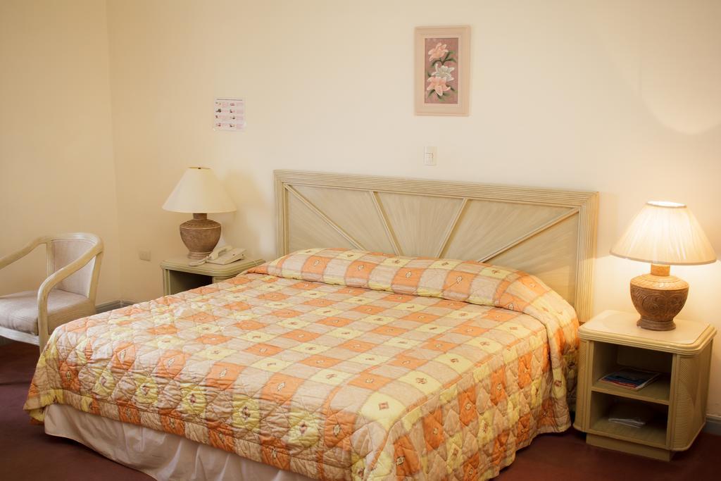 Guidi Hotell Linares Exteriör bild