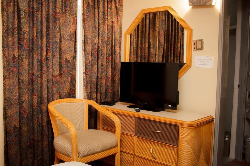 Guidi Hotell Linares Exteriör bild