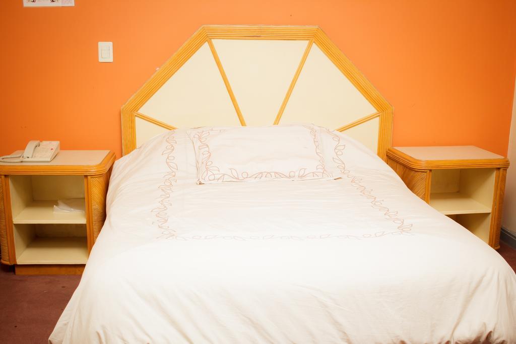 Guidi Hotell Linares Exteriör bild