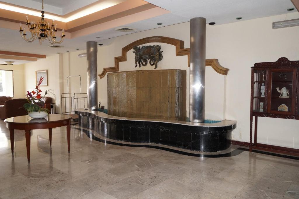 Guidi Hotell Linares Exteriör bild